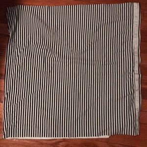 Lululemon infinity scarf mint and black